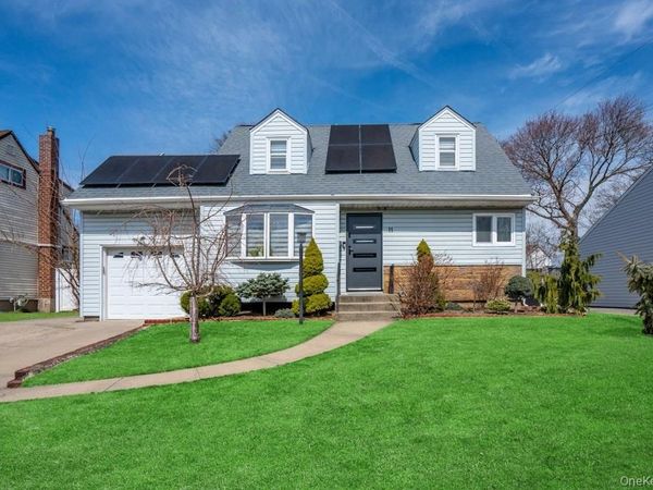 11 Karen Street , West Babylon, NY 11704