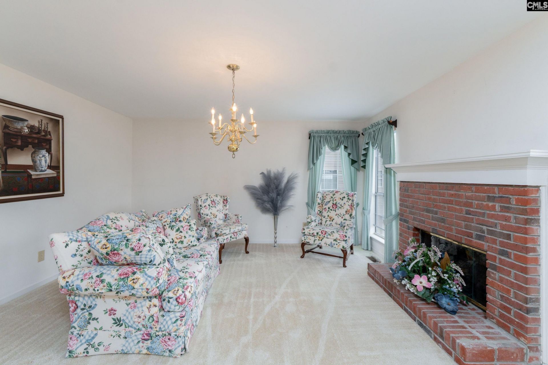 38 Dovecreek Drive  Photo 11