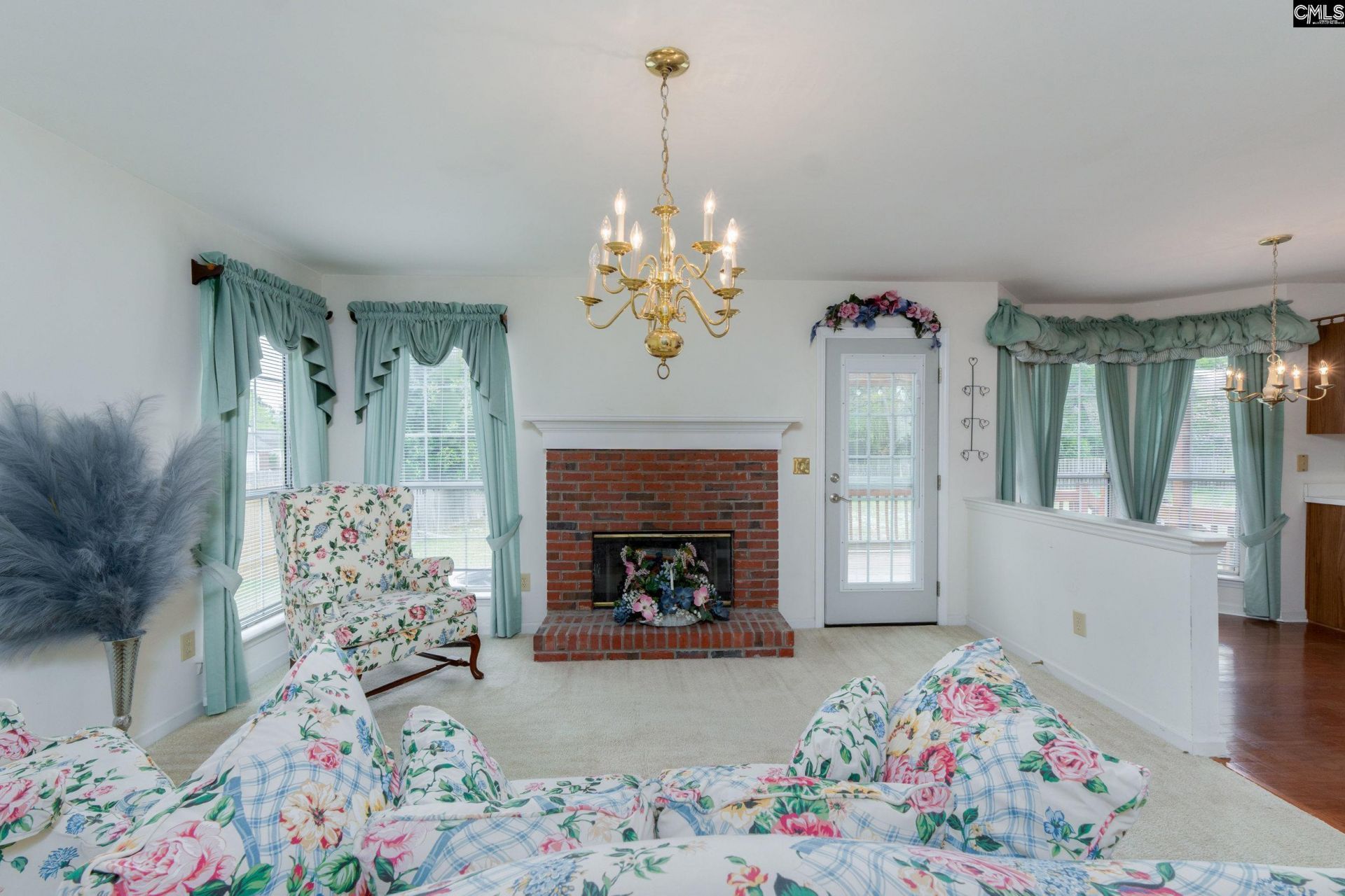 38 Dovecreek Drive  Photo 12