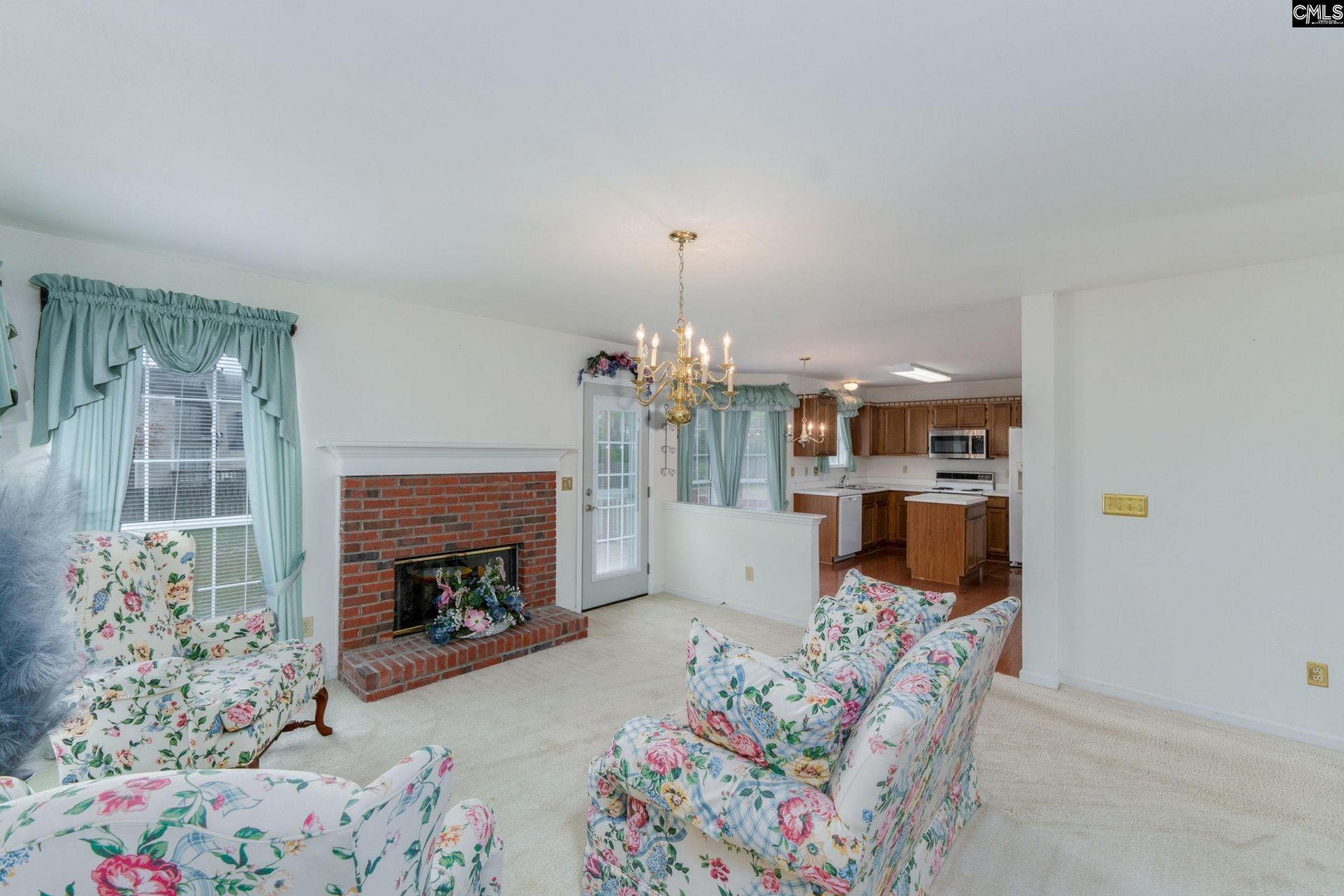 38 Dovecreek Drive  Photo 13