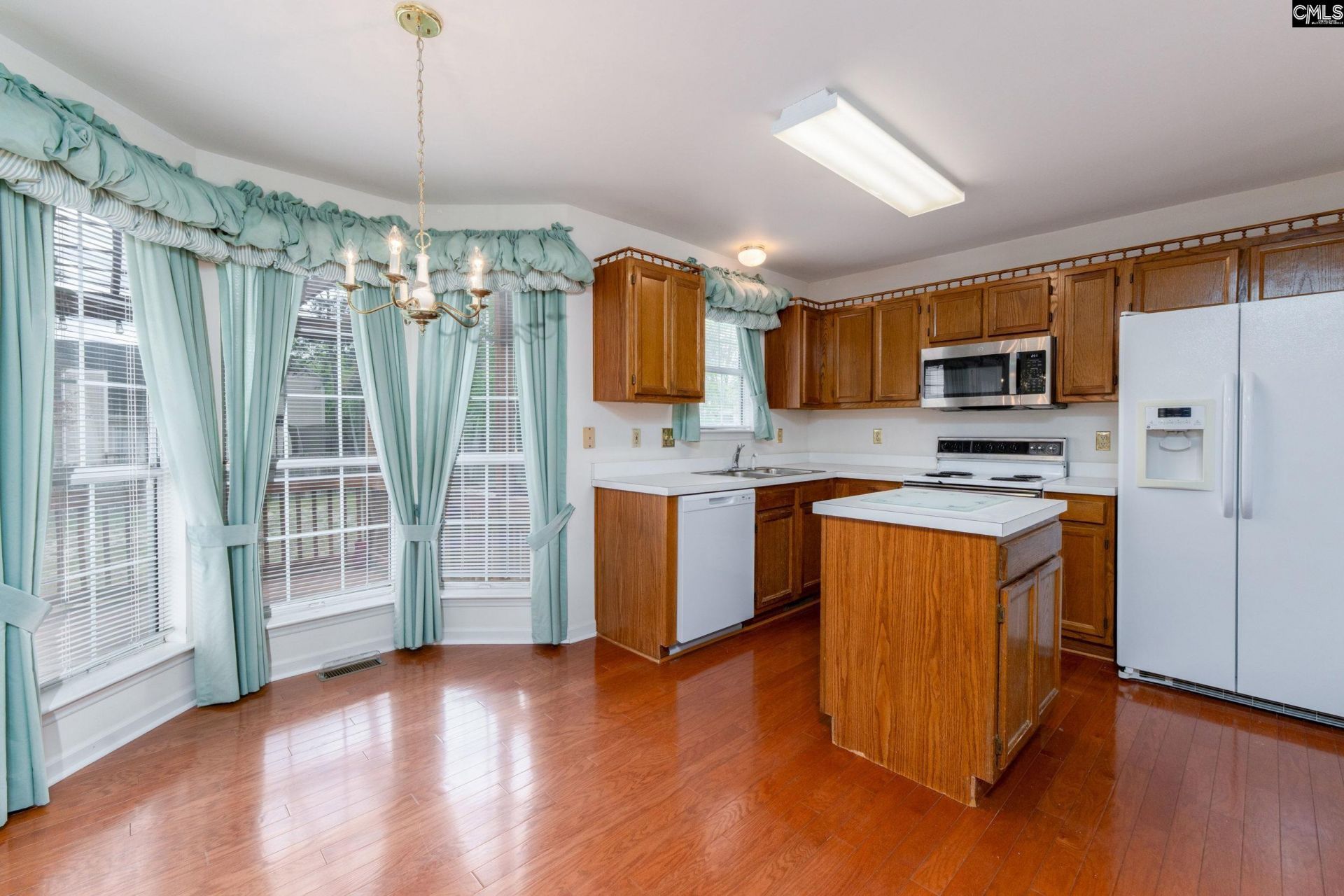 38 Dovecreek Drive  Photo 6