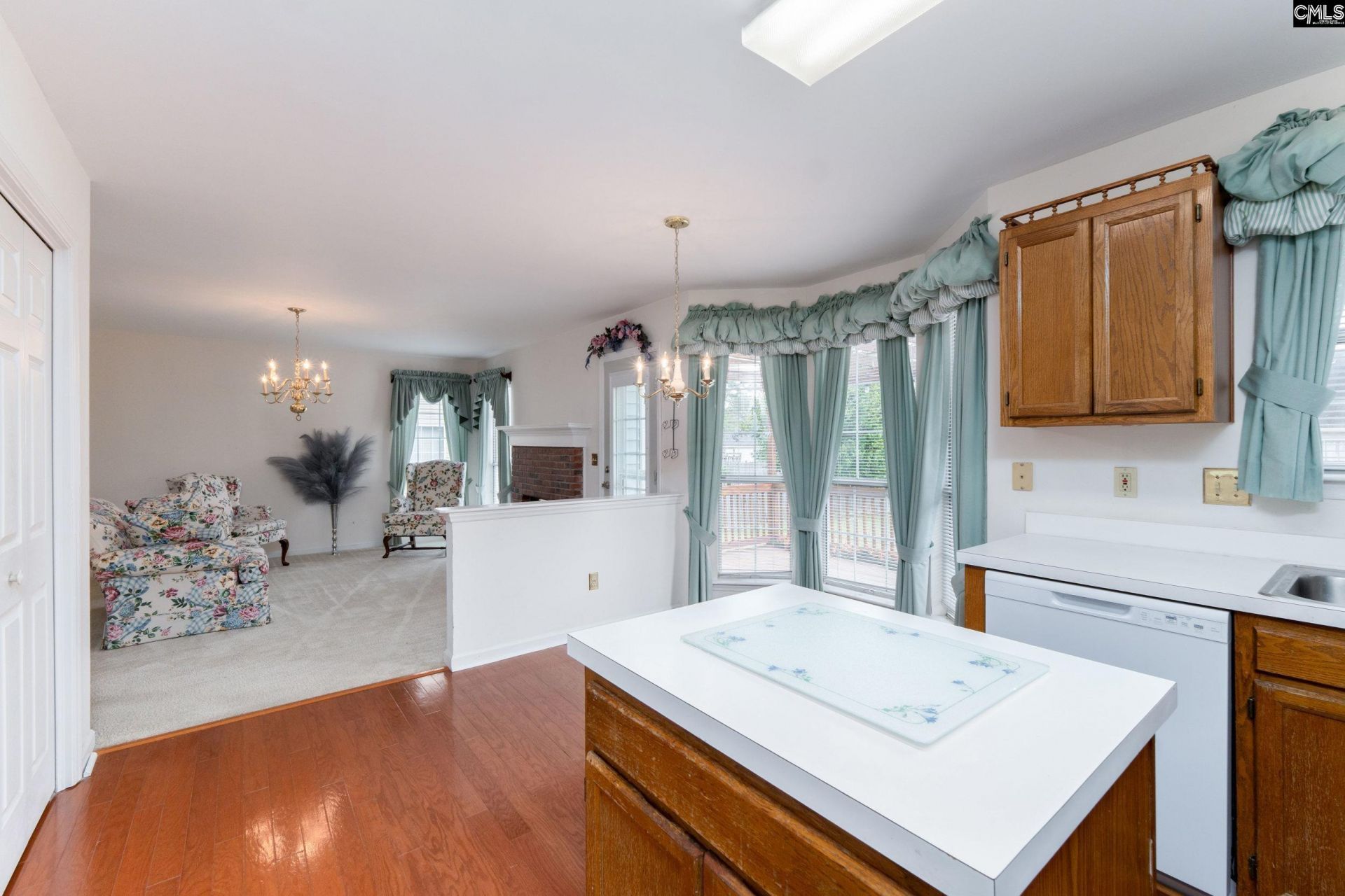 38 Dovecreek Drive  Photo 8