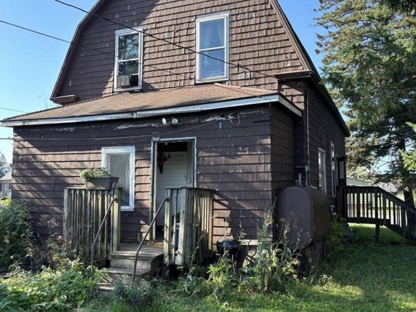 4031 E 2nd St, Superior, WI 54880