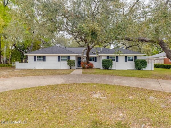 2305 Middlecoff Drive, Gulfport, MS 39507