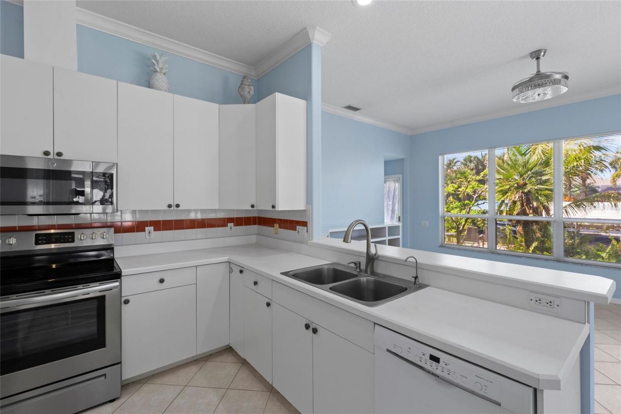 4427 Shark Drive , Bradenton, FL 34208 Photo