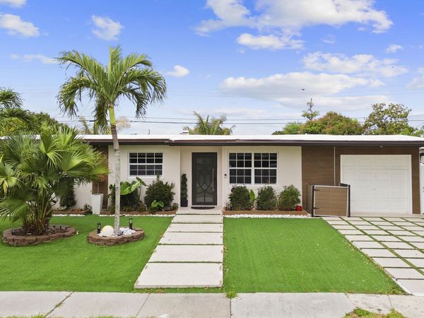 1895 Violet Avenue, West Palm Beach, FL 33415