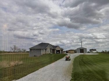 18330 SW 66th Street, Crete, NE 68333