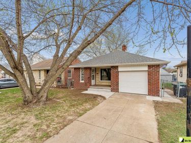 5025 Wirt Street, Omaha, NE 68104