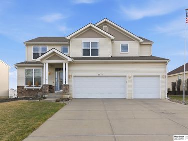 2121 Glacier Drive , Papillion, NE 68046