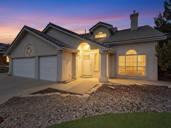 56 Marigold Boulevard, Los Lunas, NM 87031