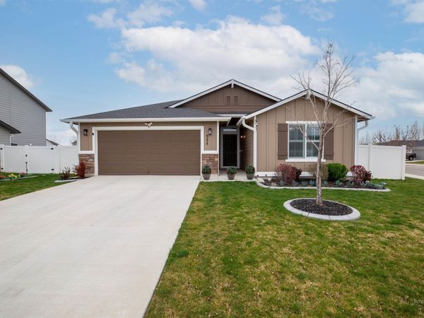 944 S Rangipo Ave, Kuna, ID 83634