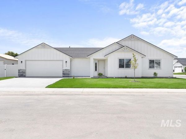 614 Brown Bear Way, Fruitland, ID 83619