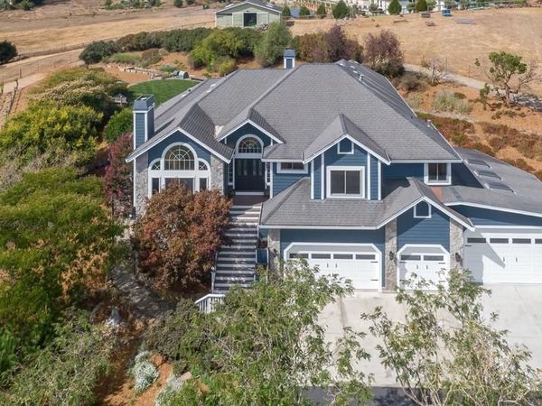 228 Stowring Rd, Petaluma, CA 94952