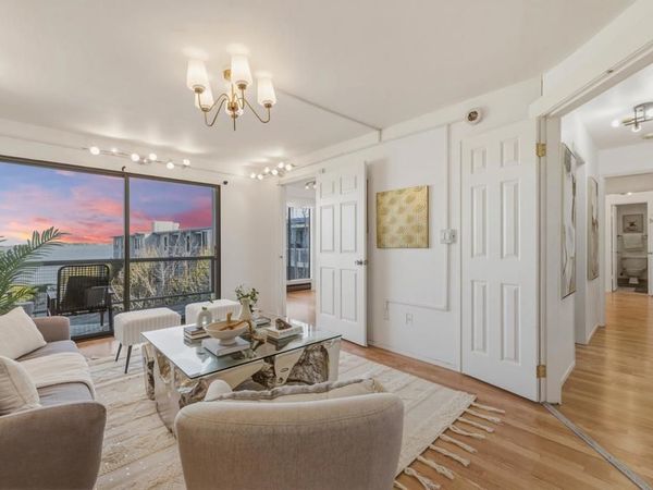 6 Commodore Dr, Unit C450, Emeryville, CA 94608