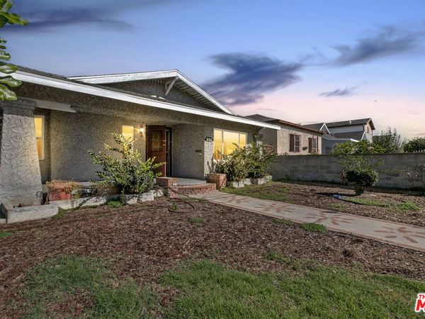 945 W 54th Street, Los Angeles, CA 90037