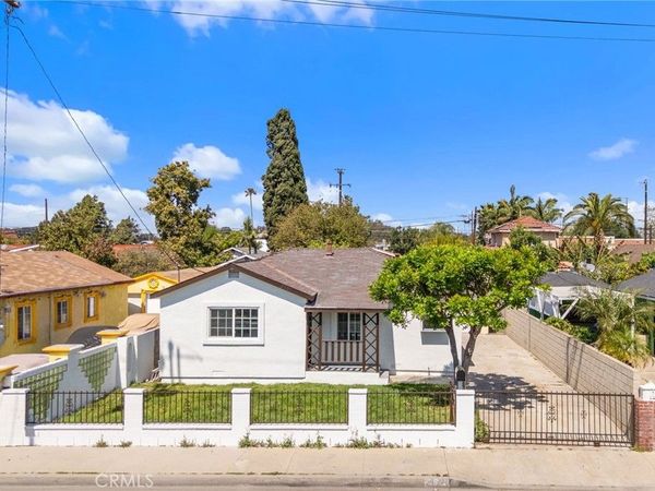 2521 W Stanford Street, Santa Ana, CA 92704