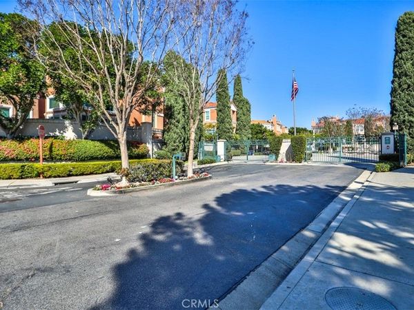 5 Arese Aisle, Irvine, CA 92606