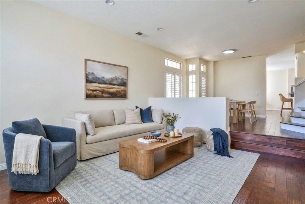5 Arese Aisle, Irvine, CA 92606 Main Photo