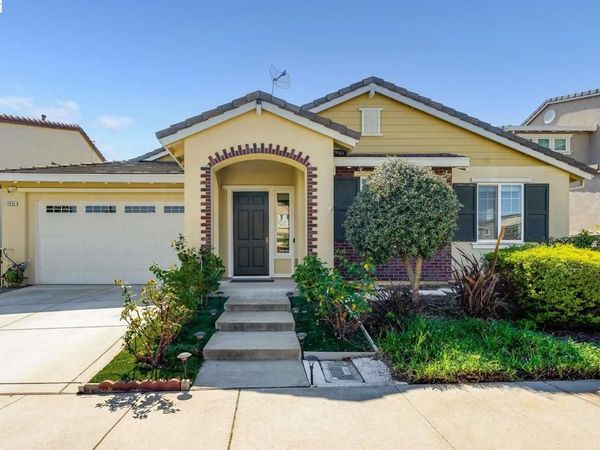 2904 Hanauma Bay Dr., Pittsburg, CA 94565