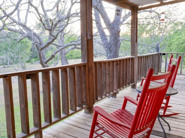 1250 Darst Creek, Seguin, TX 78155
