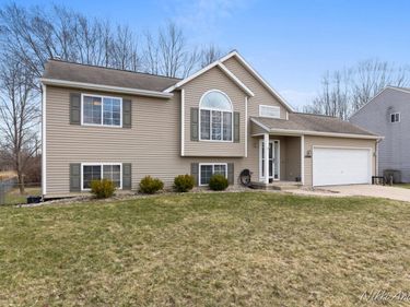 10868 Douglas Drive, Allendale, MI 49401