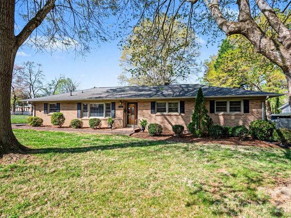 201 N Pine Street , Lowell, NC 28098