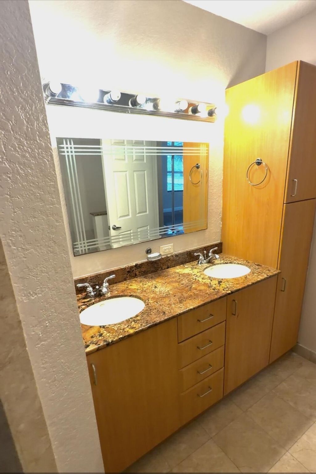 1620 Presidential Way, Unit 210, West Palm Beach, FL 33401 Photo