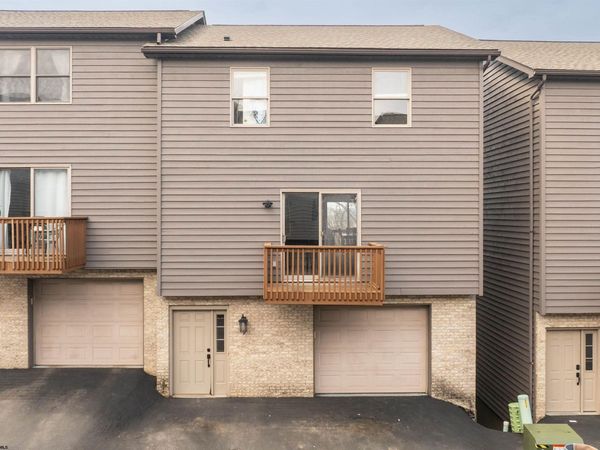 9 Sunridge Drive, Morgantown, WV 26505