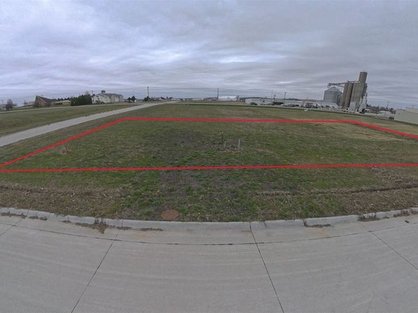 1003 J Avenue , Vinton, IA 52349