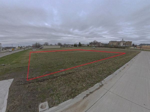 1002 S K Avenue , Vinton, IA 52349