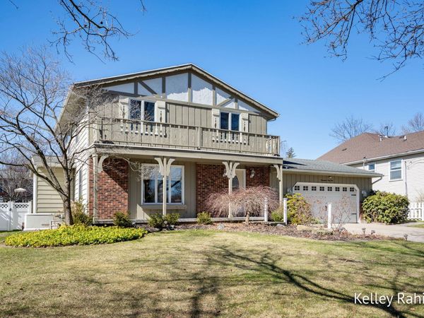 1761 Edgewood Avenue SE, Grand Rapids, MI 49506