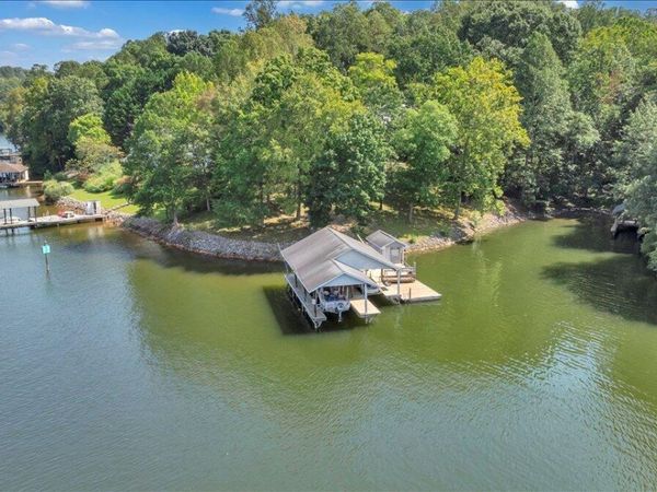 143 Charlotte LN , Hardy, VA 24101