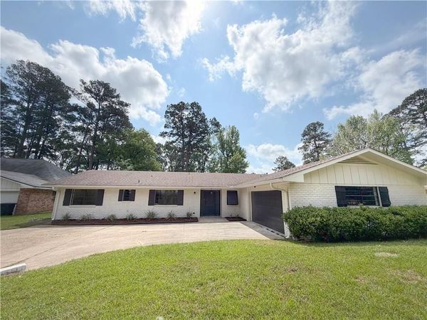 110 DEER CREEK E Drive, Pineville, LA 71360