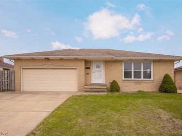 9613 Melody Lane , Brooklyn, OH 44144