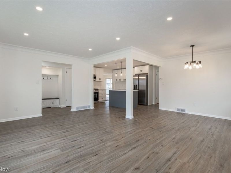 9613 Melody Lane , Brooklyn, OH 44144 Photo 4