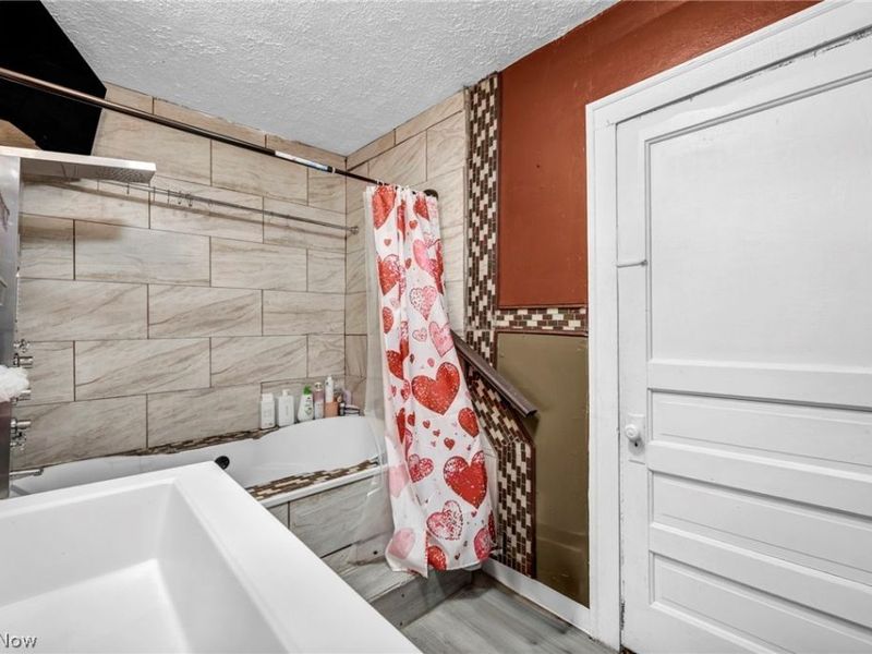 1742 Wayside Road , Cleveland, OH 44112 Photo 20