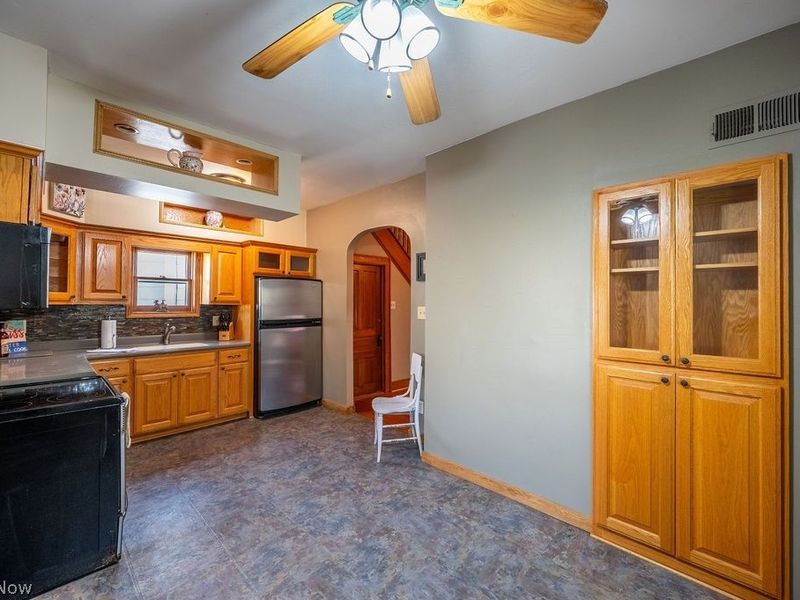 708 N 7th Street , Marietta, OH 45750 Photo 10