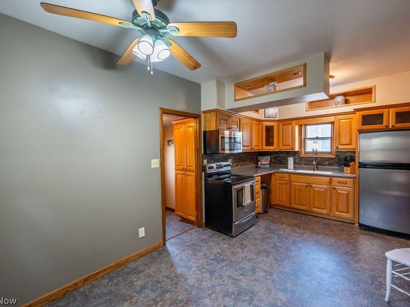 708 N 7th Street , Marietta, OH 45750 Photo 11