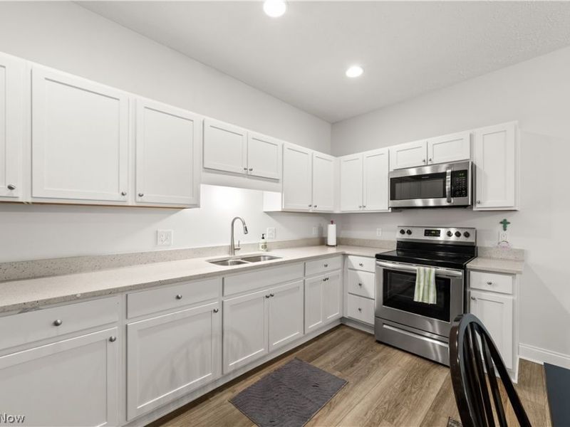 654 Treadway Boulevard , Sheffield Lake, OH 44054 Photo 10