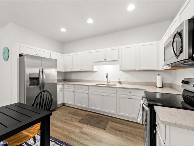 654 Treadway Boulevard , Sheffield Lake, OH 44054 Photo 11