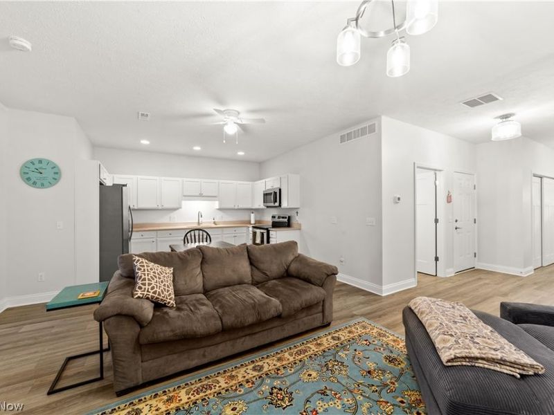 654 Treadway Boulevard , Sheffield Lake, OH 44054 Photo 15