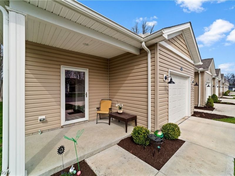 654 Treadway Boulevard , Sheffield Lake, OH 44054 Photo 3