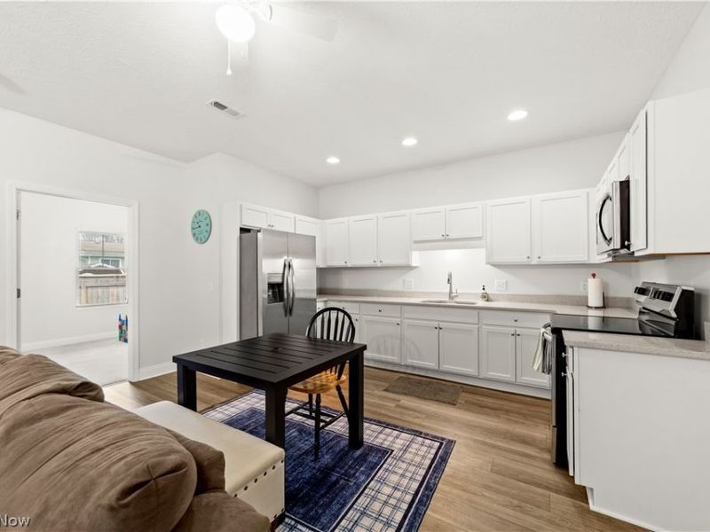 654 Treadway Boulevard , Sheffield Lake, OH 44054 Photo 9