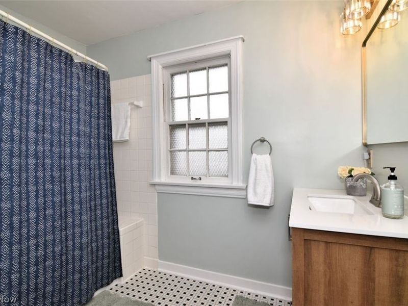 2407 Edgerton Road , University Heights, OH 44118 Photo 29