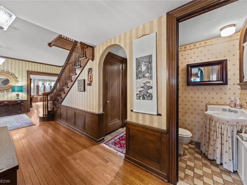 2950 Attleboro Road , Shaker Heights, OH 44120 Photo 17