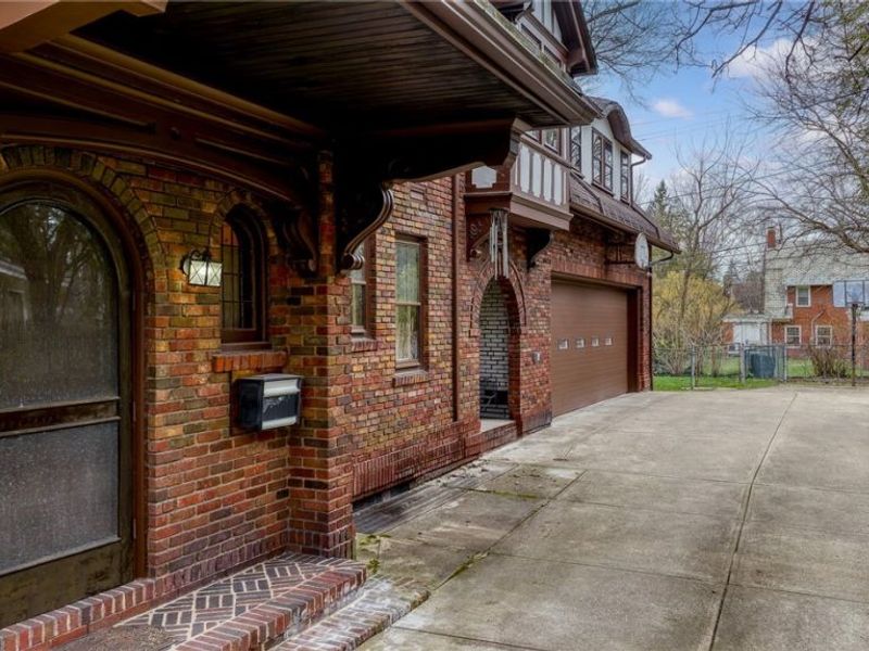 2950 Attleboro Road , Shaker Heights, OH 44120 Photo 5