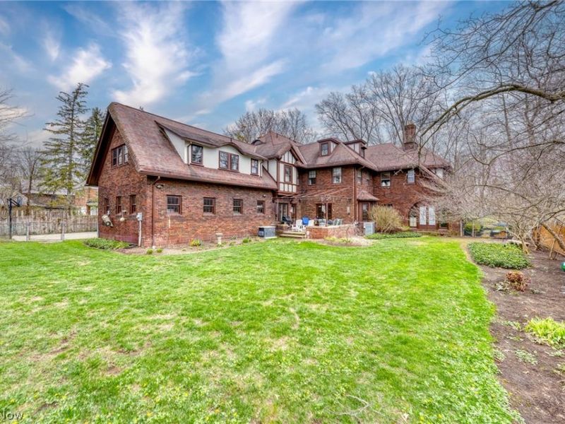 2950 Attleboro Road , Shaker Heights, OH 44120 Photo 6