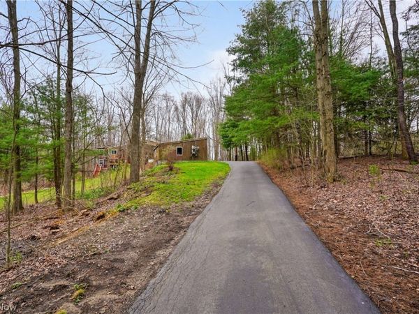 5060 Leffingwell Road , Canfield, OH 44406