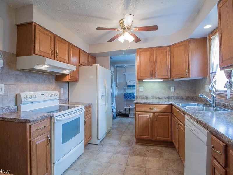 6035 Campbell Road , Mentor on the Lake, OH 44060 Photo 10