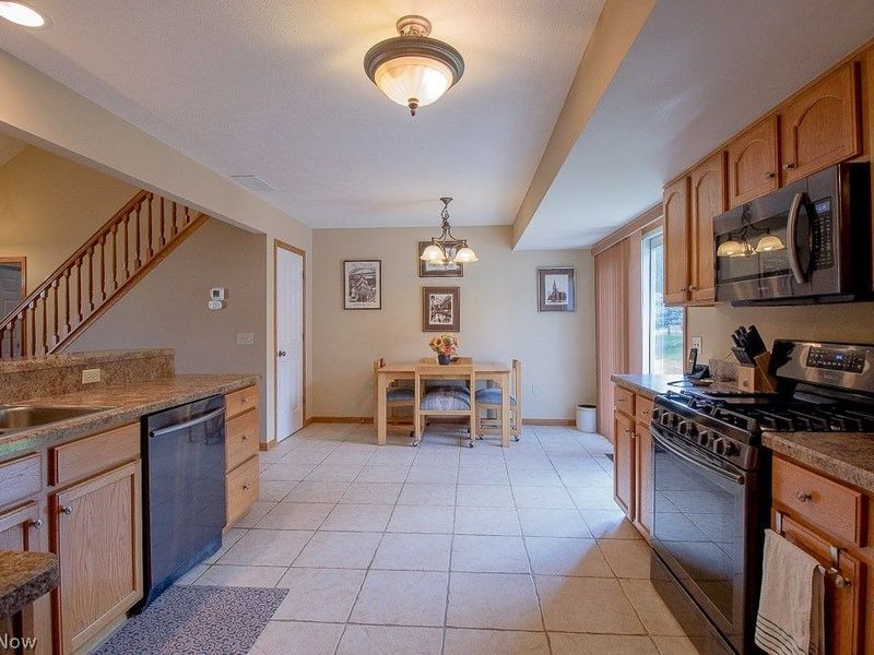 38604 Granite Drive , Willoughby, OH 44094 Photo 11